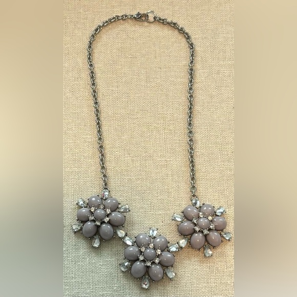 3 Flower Rhinestone  Necklace - Picture 8 of 8